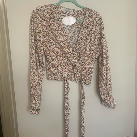 Cropped faux wrap top - Picture 5 of 5